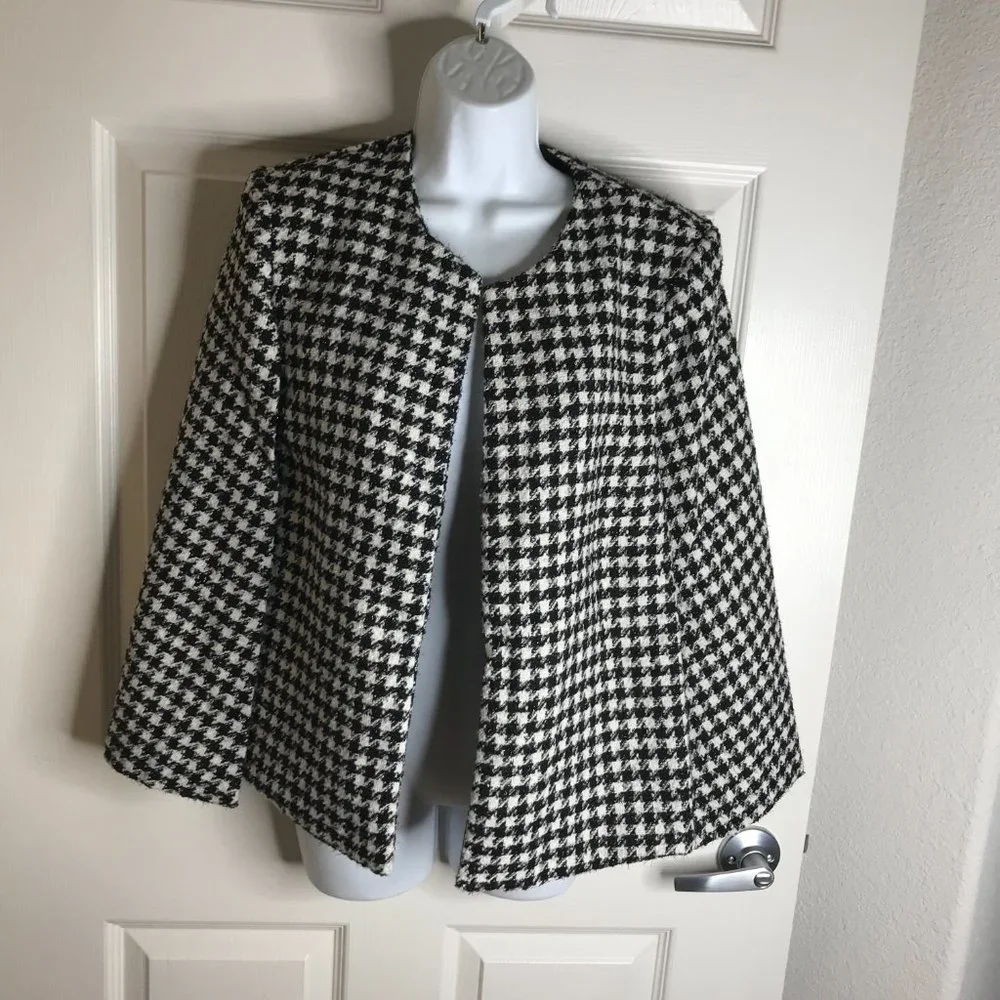NWT SIX/FIFTY Women's Wrens Wool Blend Cape Black/Ivory Hounds Tooth ~ Size L - Picture 2 of 7